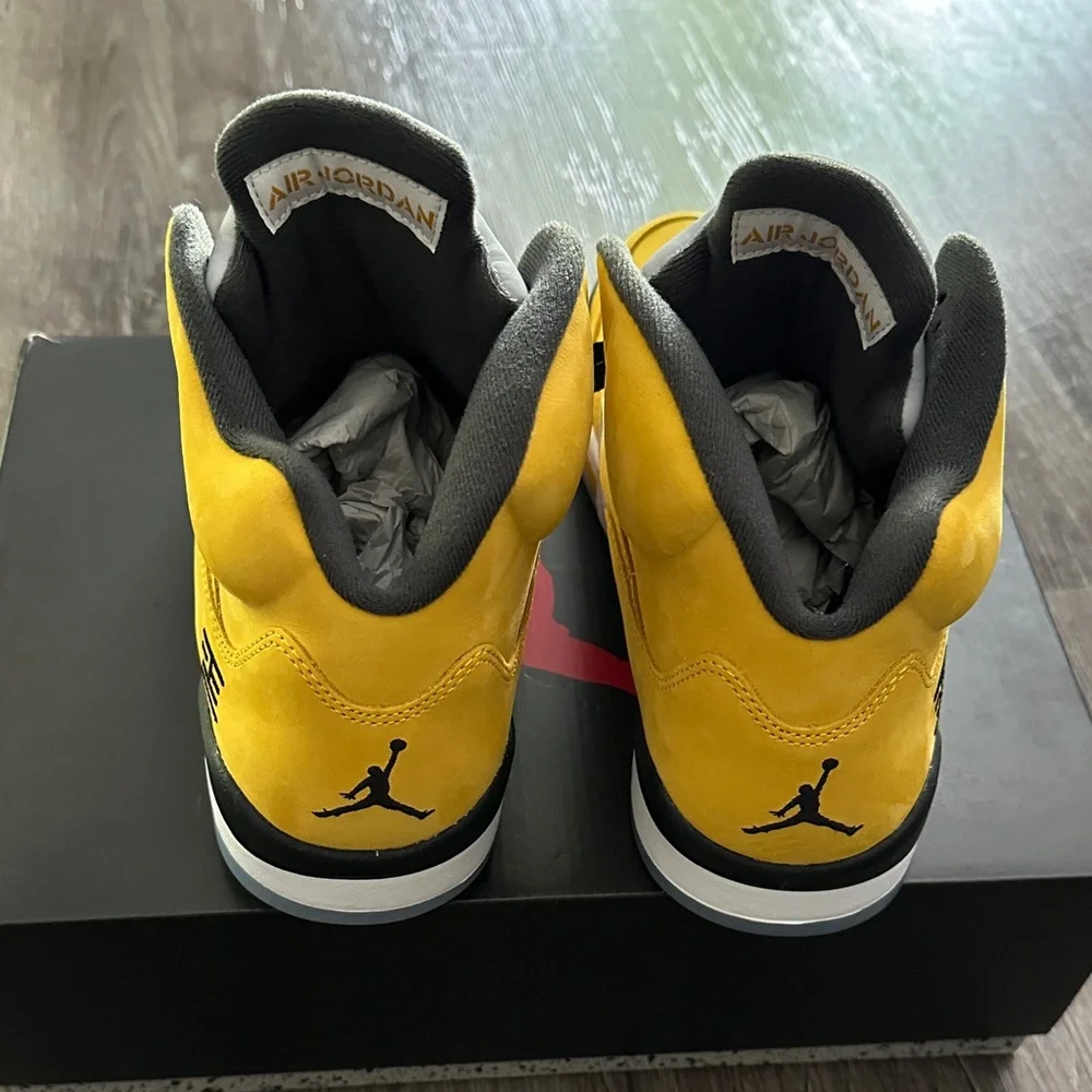 Jordan 5 “Tokyo” T23 (2025) - Picture 2 of 6